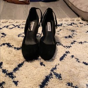 Steve Madden Zenn black suede wedges